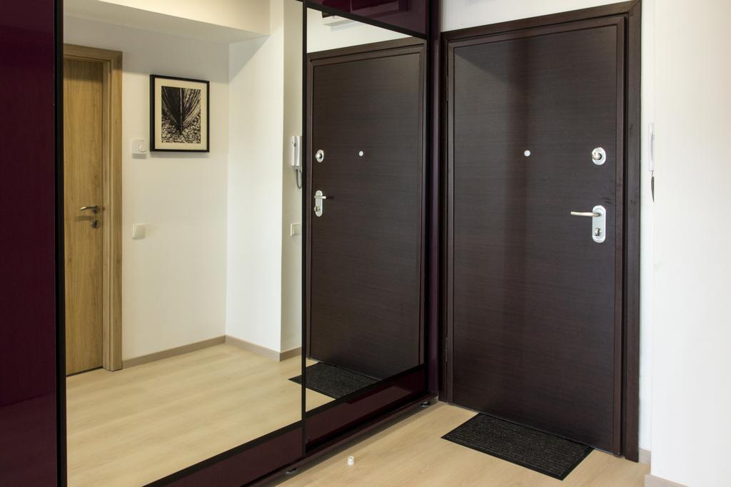 Studio R By Mrg Apartments Bucharest Luaran gambar