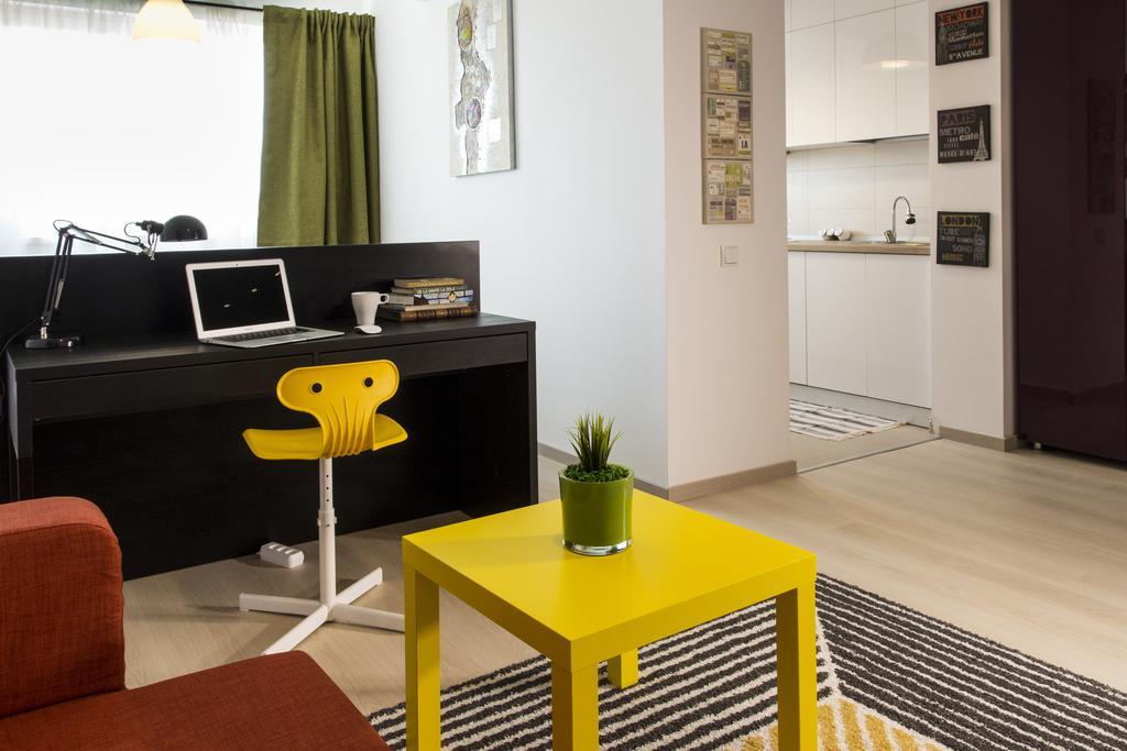 Studio R By Mrg Apartments Bucharest Luaran gambar