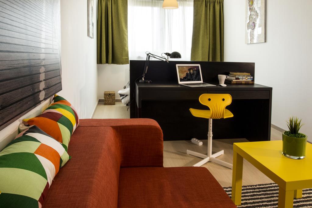 Studio R By Mrg Apartments Bucharest Luaran gambar
